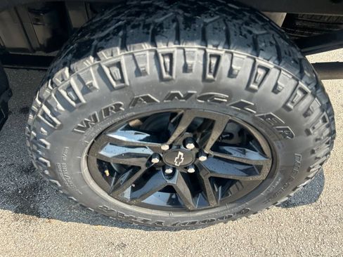 Used 2021 Chevrolet Silverado 1500 LT Trail Boss w/ Convenience Package II AWD/4WD image 10