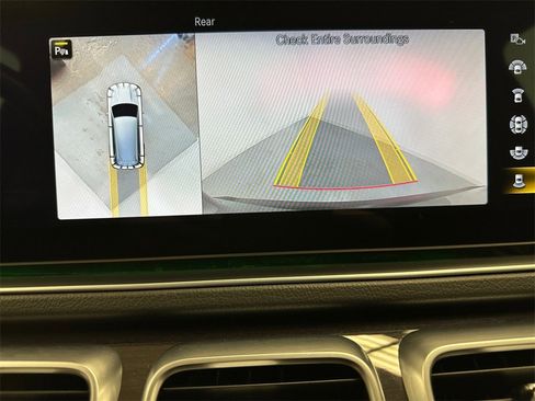 Used 2022 Mercedes-Benz GLS 580 4MATIC image 24