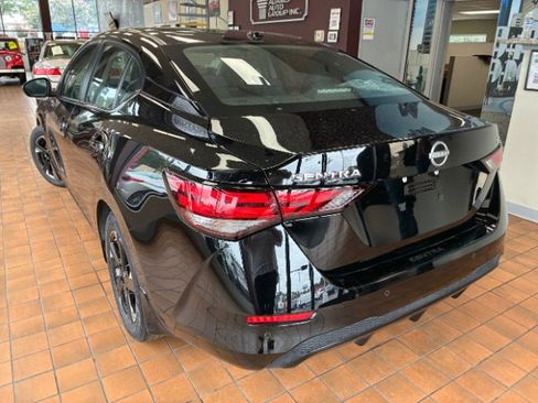 Used 2024 Nissan Sentra SV FWD image 5