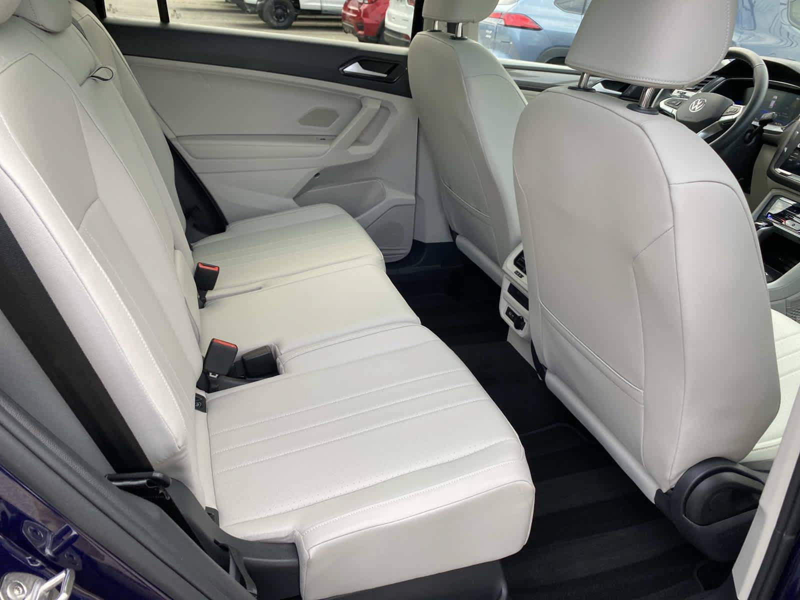 Used 2023 Volkswagen Tiguan SE AWD/4WD image 21