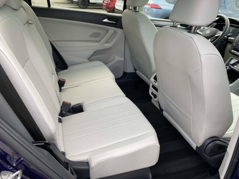 Used 2023 Volkswagen Tiguan SE AWD/4WD image 21