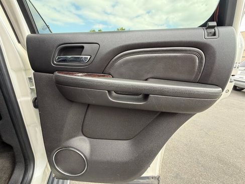 Used 2011 GMC Yukon Denali AWD/4WD image 37