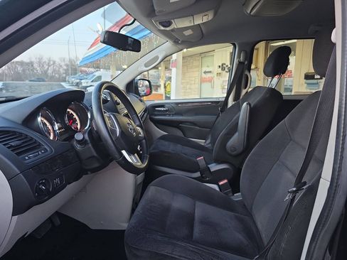 Used 2015 Dodge Grand Caravan SE w/ Quick Order Package 29E SE FWD image 12