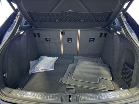 Certified 2020 Porsche Macan image 28