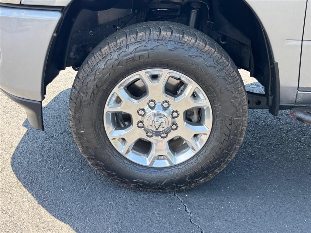 Used 2024 RAM 2500 Laramie AWD/4WD image 9