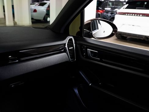 Used 2019 Porsche Cayenne image 10