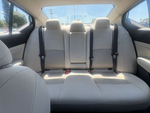 Used 2025 Nissan Altima 2.5 SV FWD image 38