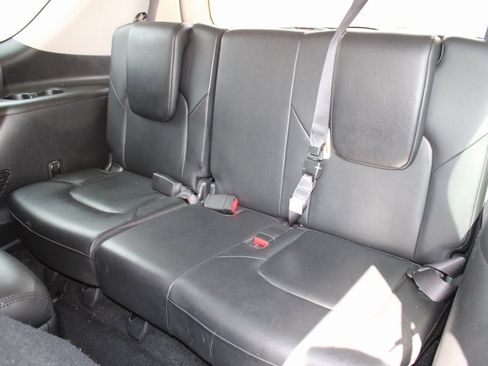 Used 2023 Nissan Armada SL w/ Captain's Chairs Package image 7