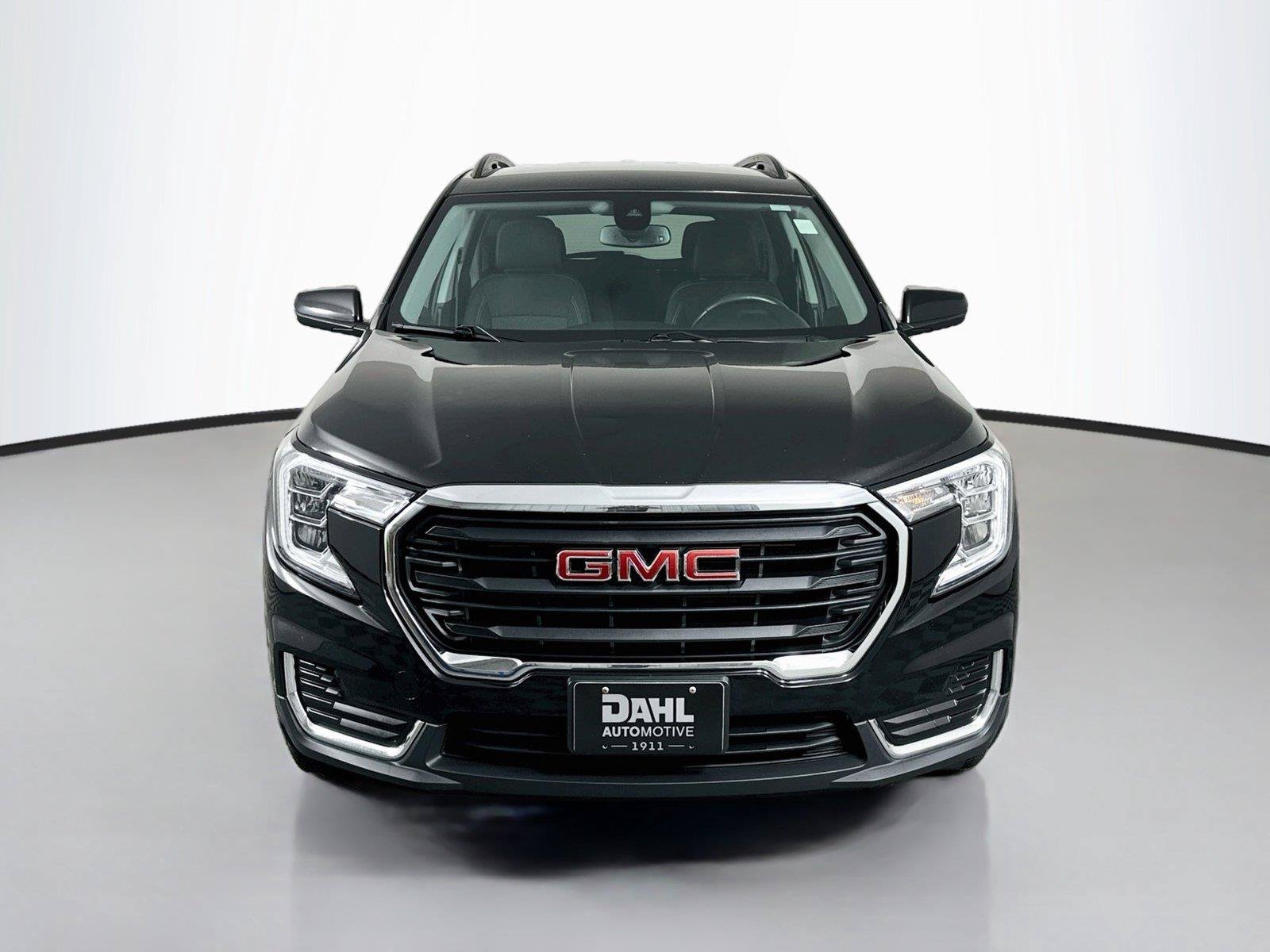 Used 2023 GMC Terrain SLE w/ Driver Convenience Package AWD/4WD image 3