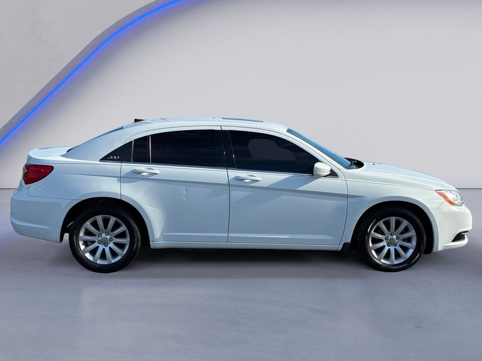 Used 2013 Chrysler 200 Touring FWD image 6