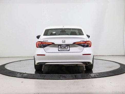 Used 2025 Honda Civic Sport image 3