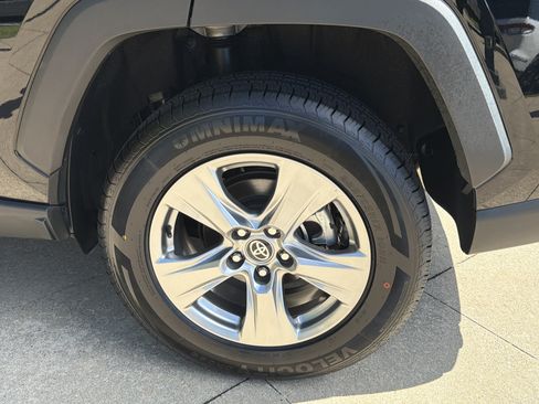 Used 2024 Toyota RAV4 XLE FWD image 19
