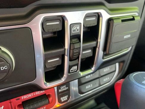 Used 2021 Jeep Wrangler Unlimited Rubicon AWD/4WD image 13