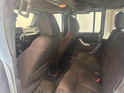 Used 2014 Jeep Wrangler Unlimited Rubicon w/ Max Tow Package AWD/4WD image 18