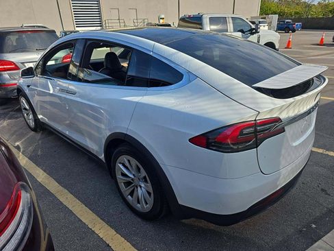 Used 2020 Tesla Model X Long Range image 2
