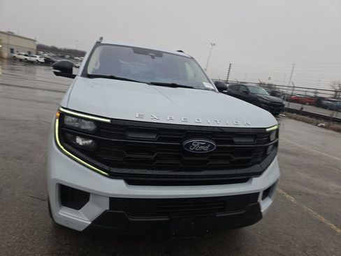Used 2025 Ford Expedition Active image 14