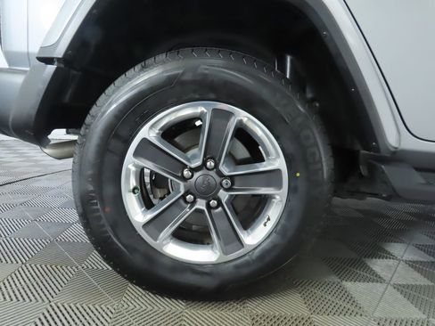 Used 2021 Jeep Wrangler Unlimited Sahara image 33