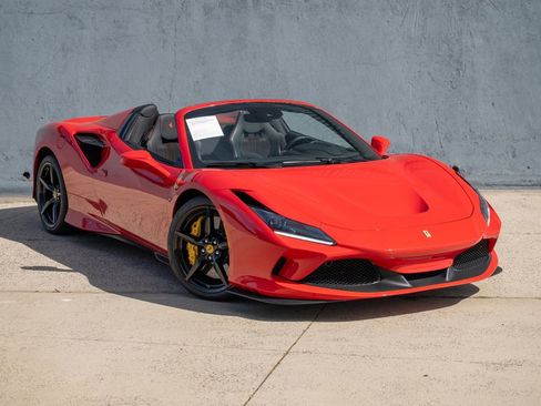 Used 2021 Ferrari F8 Tributo RWD image 1