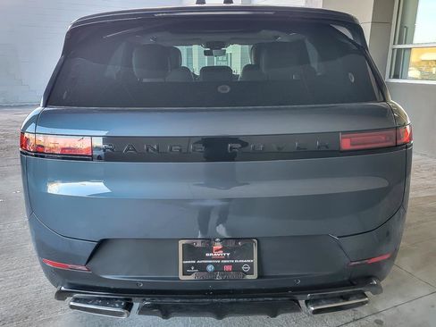 Used 2024 Land Rover Range Rover Sport SE image 5