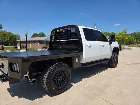 Used 2022 Chevrolet Silverado 2500 LT w/ Fleet Comfort Package image 6