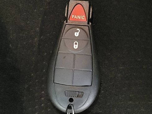 Used 2015 Dodge Grand Caravan American Value Package w/ UConnect Hands-Free Group image 32