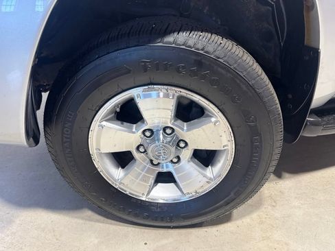 Used 2005 Toyota 4Runner Limited AWD/4WD image 2