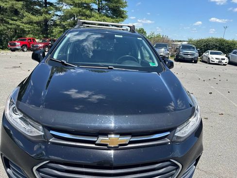 Used 2019 Chevrolet Trax LT w/ Driver Confidence Package FWD image 4