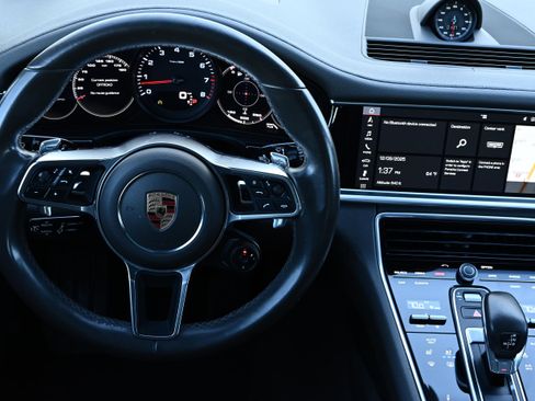 Used 2020 Porsche Panamera 4 image 11