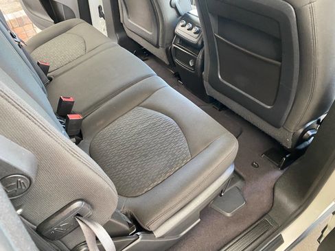 Used 2010 GMC Acadia SL w/ Preferred Package image 34