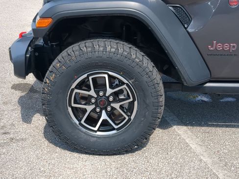 Used 2024 Jeep Wrangler Unlimited Rubicon image 11