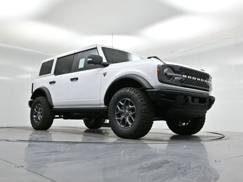 New 2025 Ford Bronco Badlands image 47