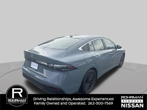 Used 2026 Nissan Sentra SV w/ SV Convenience Package FWD image 6