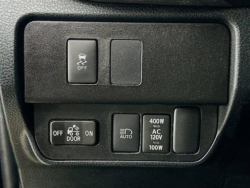 Used 2021 Toyota Tacoma TRD Off-Road AWD/4WD image 10
