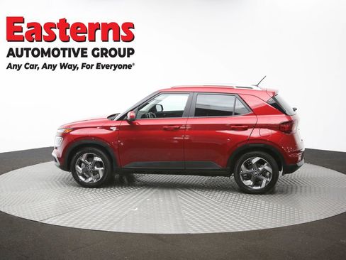 Used 2024 Hyundai Venue Limited FWD image 60