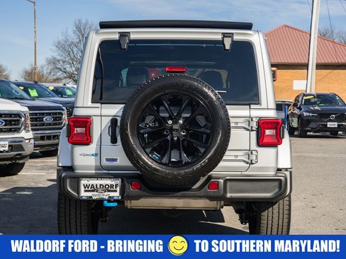 Used 2022 Jeep Wrangler Unlimited Sahara w/ Cold Weather Group image 6