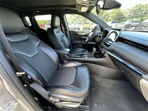 Used 2022 Jeep Compass Altitude w/ Sun and Sound Group image 28