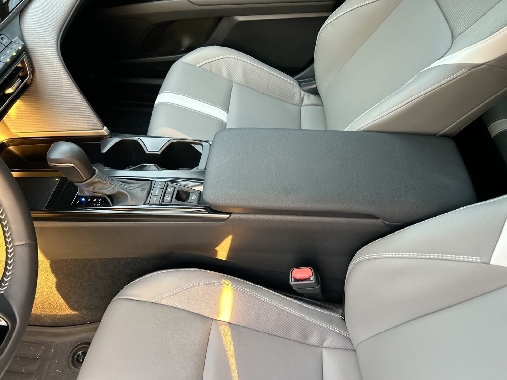 Certified 2025 Toyota Camry SE FWD image 29