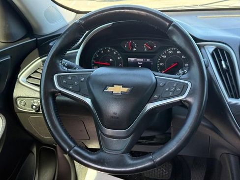 Used 2022 Chevrolet Malibu LT w/ Leather Package FWD image 12