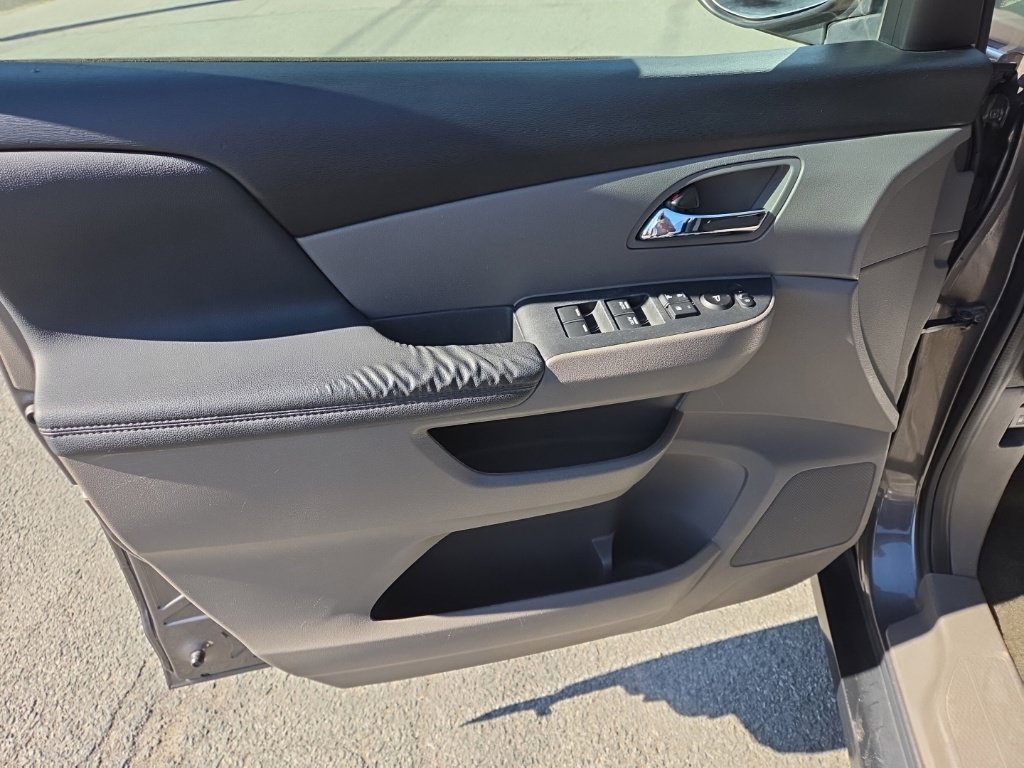 Used 2015 Honda Odyssey EX image 11