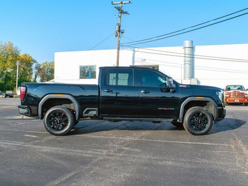 Used 2024 GMC Sierra 2500 AT4 w/ Max Trailering Package image 3