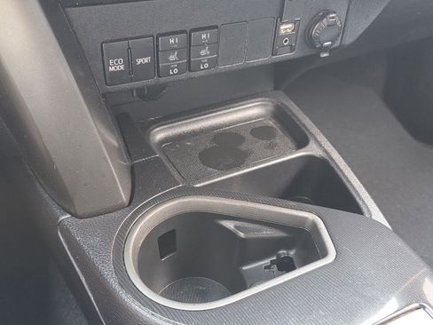 Used 2017 Toyota RAV4 SE w/ Power Special Value Package image 18