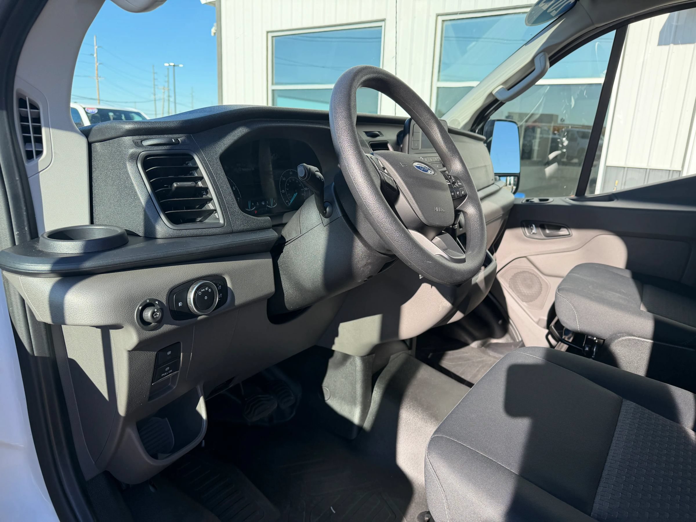 Used 2025 Ford Transit 250 Low Roof w/ Exterior Upgrade Package RWD image 15