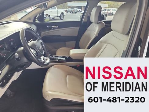 Used 2023 Kia Sportage EX image 12