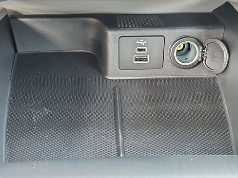 New 2025 Ford Escape SE image 26