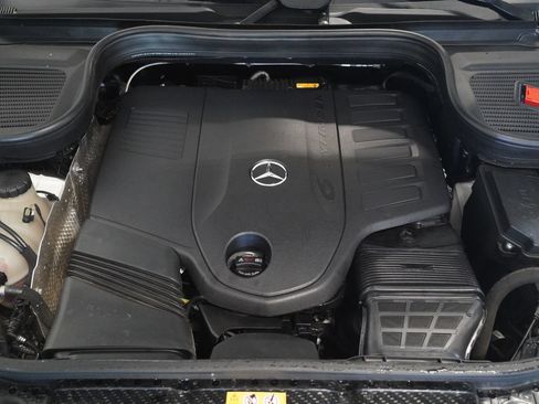 Used 2024 Mercedes-Benz GLS 450 4MATIC image 30