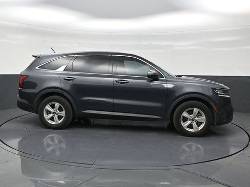 Used 2023 Kia Sorento LX FWD image 6