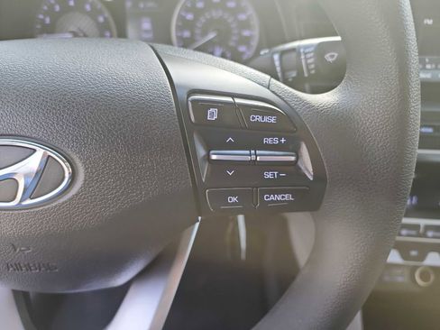 Used 2020 Hyundai Elantra SE image 18
