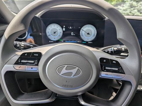 Certified 2024 Hyundai Elantra Blue image 26