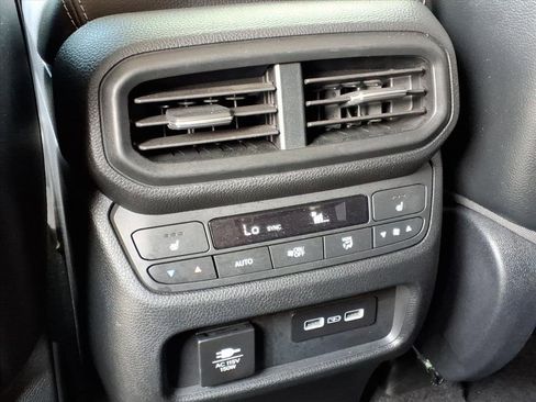 Used 2023 Honda Pilot Elite image 12