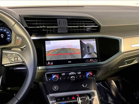 Used 2024 Audi Q3 2.0T Premium Plus w/ Premium Plus Package image 6